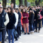 Se perdieron 241 mil empleos formales privados y hubo un fuerte deterioro del salario mínimo