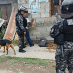 Fingiendo ser policías, asaltaron a un adolescente en Alto Comedero