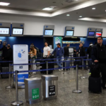 Comenzó el paro de controladores aéreos en todo el país: a qué vuelos afecta