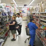 El INDEC informó que las ventas en supermercados cayeron un 1,5% en enero