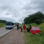 Un remisero perdió el control de su auto y chocó con una moto en la Ruta 34