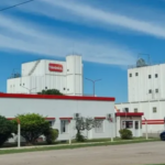 Lácteos Verónica frenó la quiebra en la Justicia, pero mantiene salarios impagos y producción paralizada