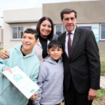 Sadir encabezó la entrega de 40 viviendas en Calilegua financiadas con recursos provinciales